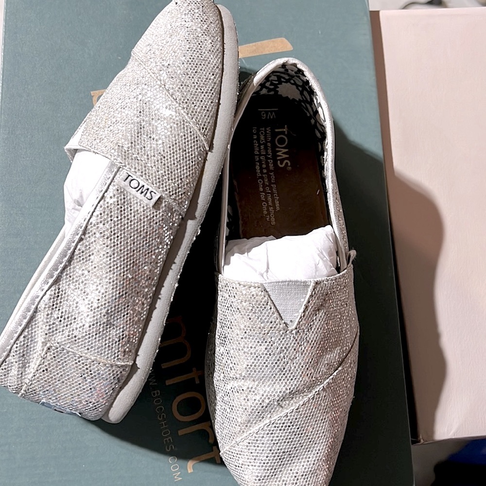 Toms women’s glitters slip on shoes size w 6